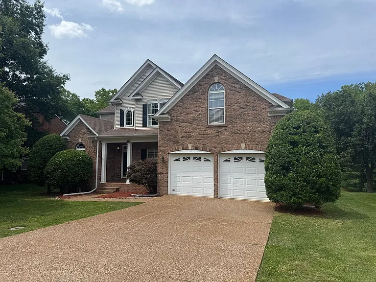 1316 Sweetwater Dr — Photo 2