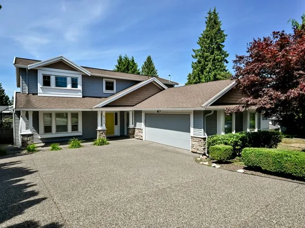 9709 Crown Cres, Surrey, BC V3V 2T7