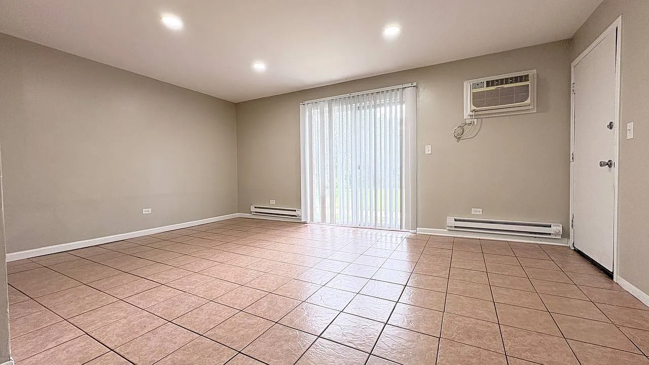 2 bed, 800 sqft, $1,599 — Photo 3