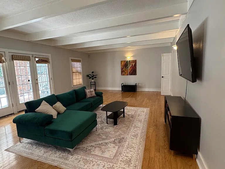2308 Short St — Photo 5