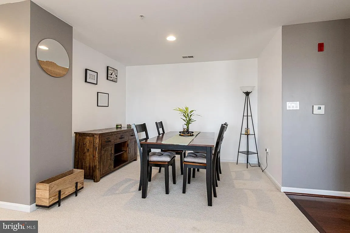 1 bed, 1370 sqft, $2,050 — Photo 4