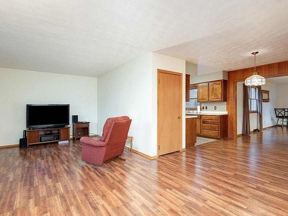 5th image of 2154 W 36th St