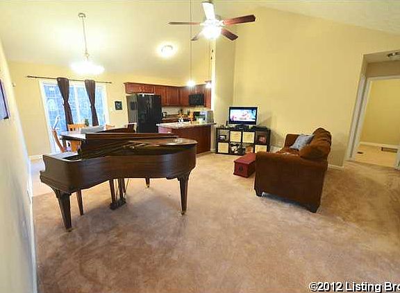 3rd image of 316 Redcrest Dr