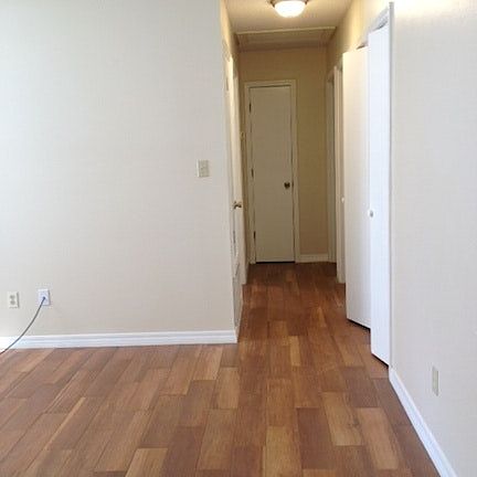 5th image of 210 Maple Oaks Dr #B