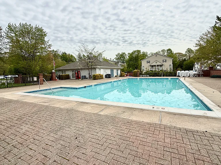 901 Tuliptree Ct — Photo 11