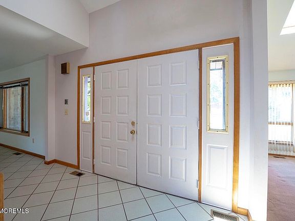 4th image of 519 Ilexberry Lane