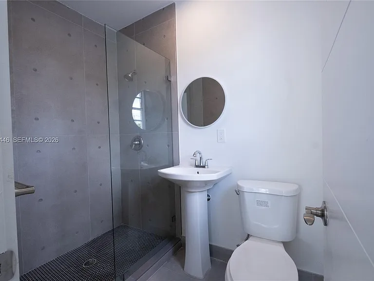 423 NE 71st St #4 — Photo 10
