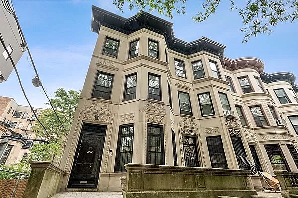 1st image of 37 Saint Pauls Pl