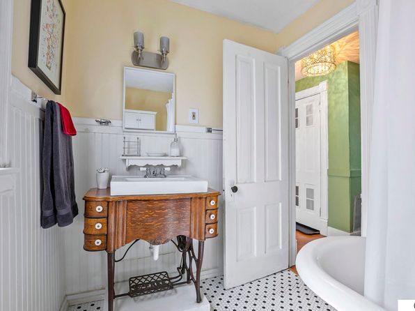 lincoln-nebraska-150305363 picture