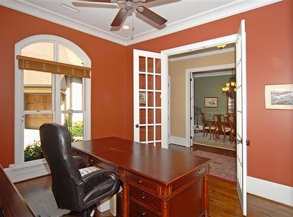 3rd image of 3241 Ashwood Park Dr