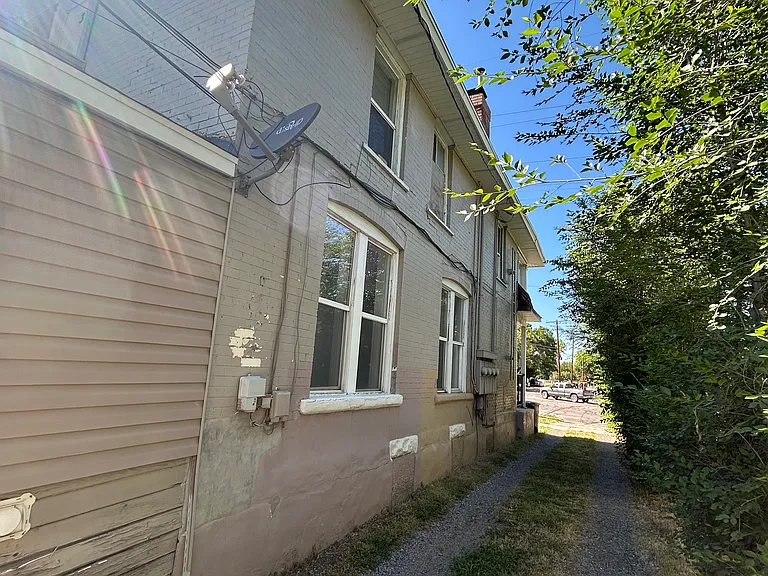 735 W 400 N #1 — Photo 11
