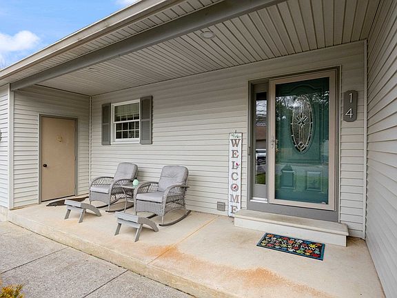 3rd image of 14 Thistle Ln N