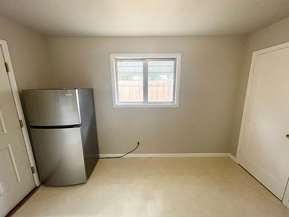 4th image of 718 E Freeport St Unit B