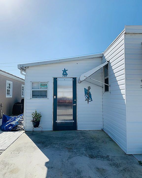1st image of 703 Nettles Blvd