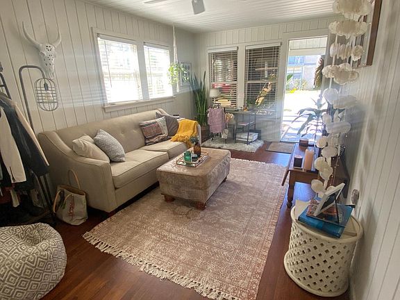 3rd image of 811 2nd St S #811