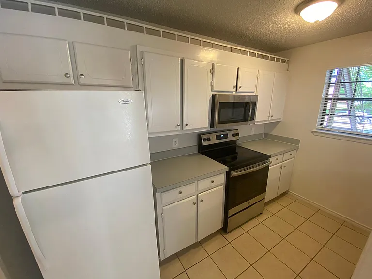 5540 Brookview Ct #A — Photo 10