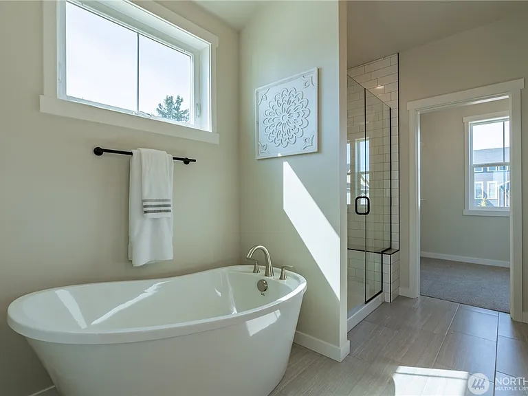2233 Berryman Loop — Photo 7