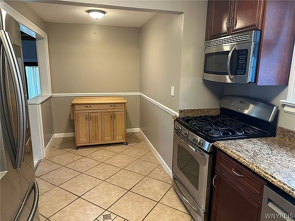 3rd image of 73 Victoria Blvd