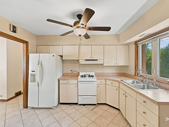 5th image of 520 S Bennett Ave