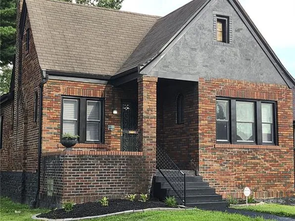 8578 Drury Ln, Saint Louis, MO 63147