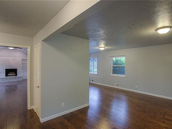 3rd image of 10104 Coveridge Dr