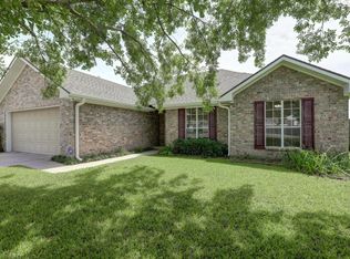 203 Longleaf Dr, Broussard, LA 70518