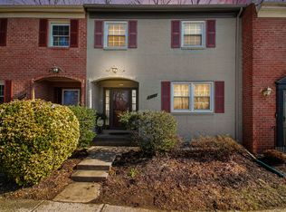 7207 Jayhawk St, Annandale, VA 22003