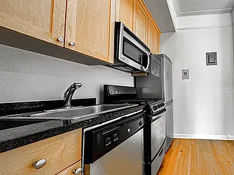 Rented by Manhattan Realty Group