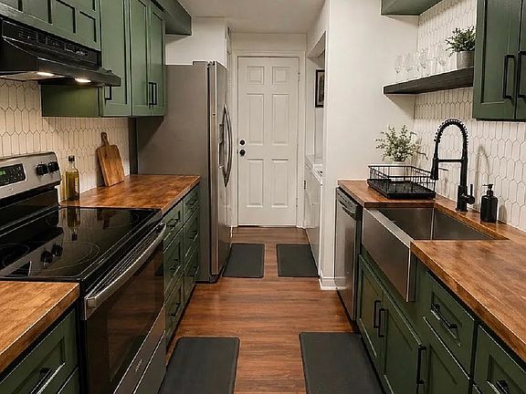 2nd image of 133 Rue Fontaine