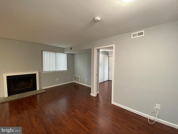 5th image of 4807 Gina Ct