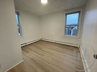 44 Bennett St #1R, Woonsocket, RI 02895