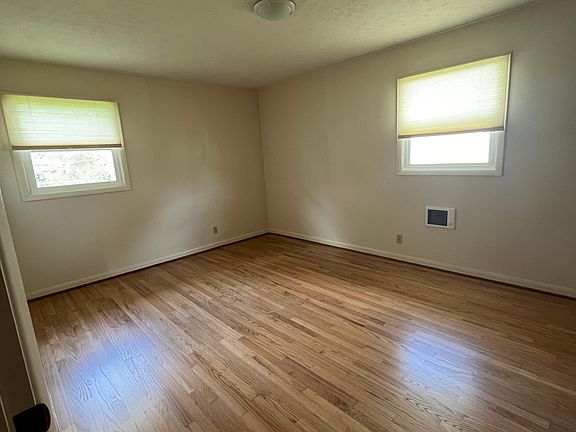 5th image of 2838 Maple St