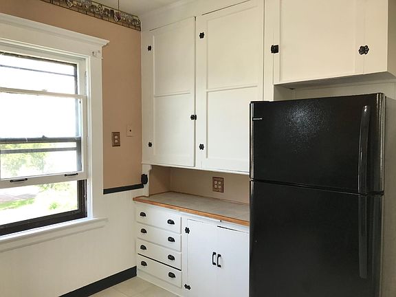 4th image of 111 Edgewood Ave