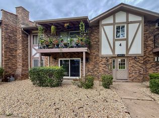 16W471 79th St APT 4-105, Willowbrook, IL 60527