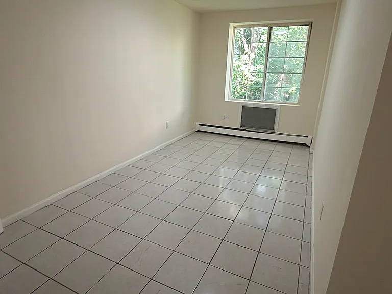 1344 Southern Blvd #3 — Photo 2