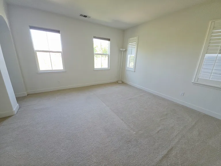 4887 Thorndike Ln — Photo 30