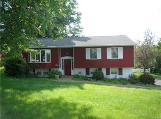 24 Hawthorne Dr, Monroe, NY