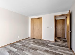 961 7th St APT A, Menasha, WI 54952