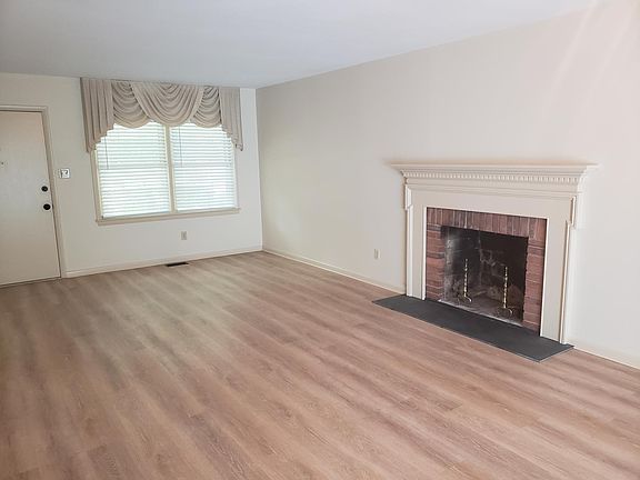 2nd image of 136 Berkeley Ln