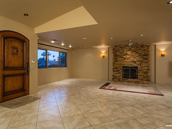 3rd image of 828 E Desert Park Ln