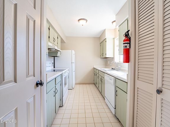 4th image of 428 Dublin Dr #207
