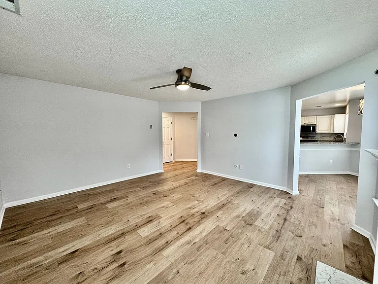 2424 Seven Kings Rd — Photo 23