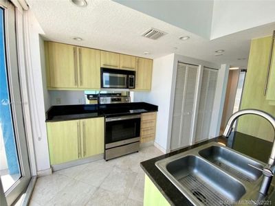 7600 Collins Ave APT 1210, Miami Beach, FL, 33141