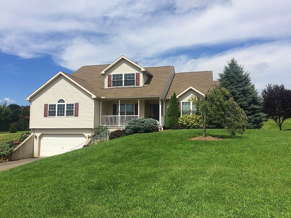 1st image of 17 Steep Ln