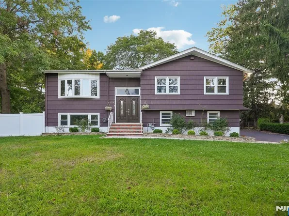 274 Oradell Avenue, Paramus, NJ 07652