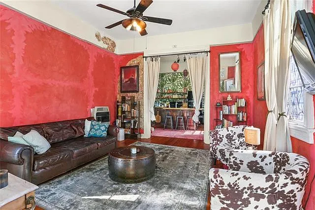 1 bed, 1.0 bath, 630 sqft, $1,600 — Photo 2
