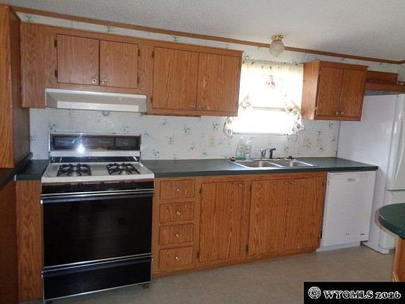 3rd image of 902 Davy Crockett Dr