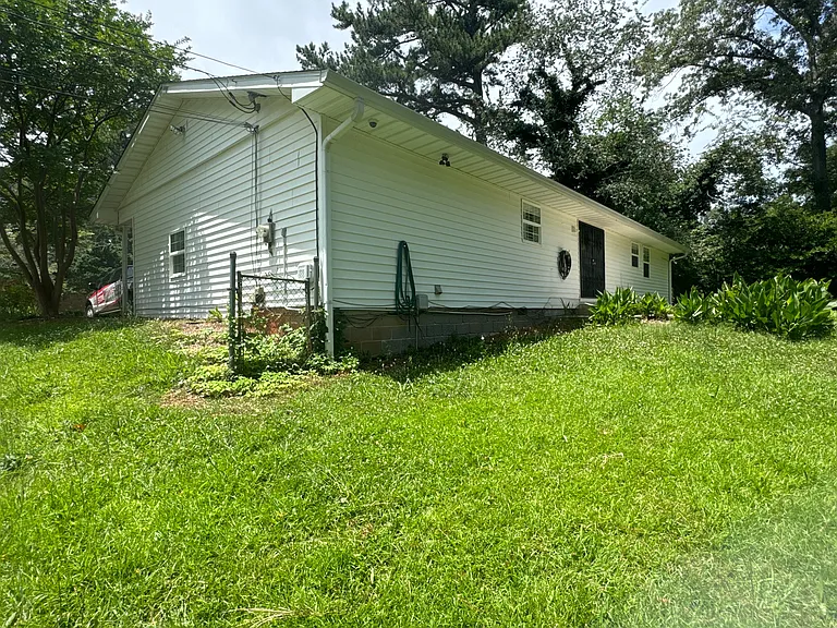 1540 Mercer Way — Photo 33
