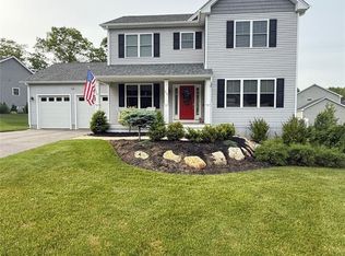 25 Ironwood Dr, Coventry, RI 02816