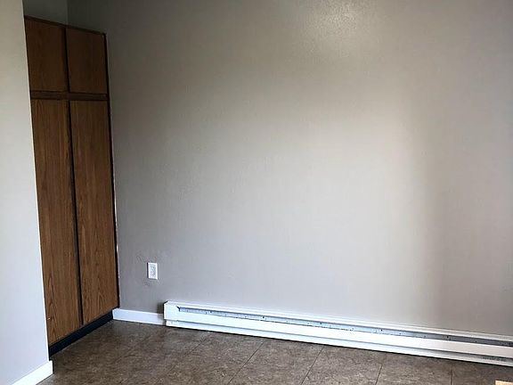 4th image of 547 4th Ave NW